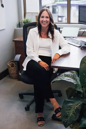 Amie Den Biesen, Salmon Arm, Mortgage Broker